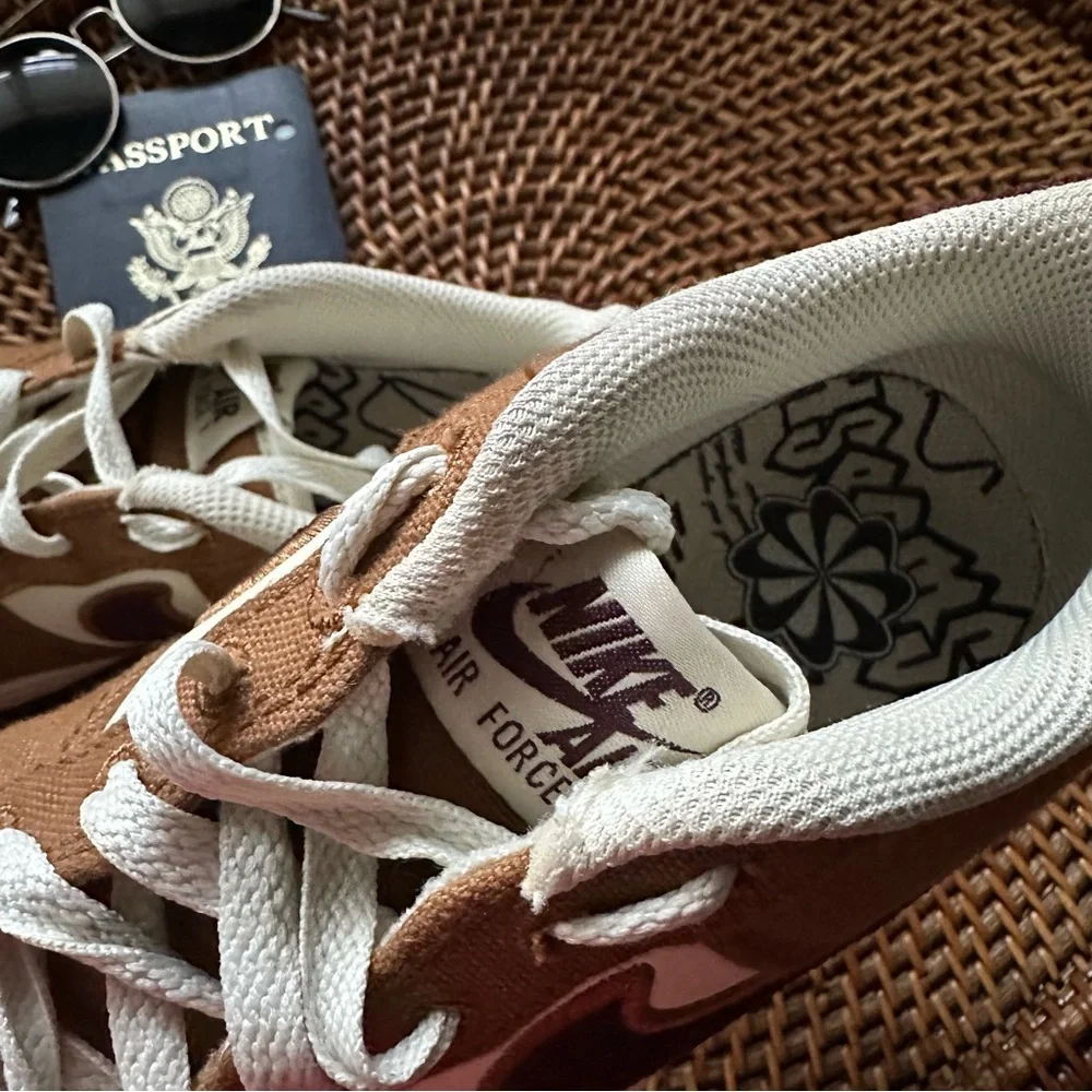 Nike Air Force 1 Low '07 LV8 “Notebook Doodle” Pack Light British Tan Size 5Y